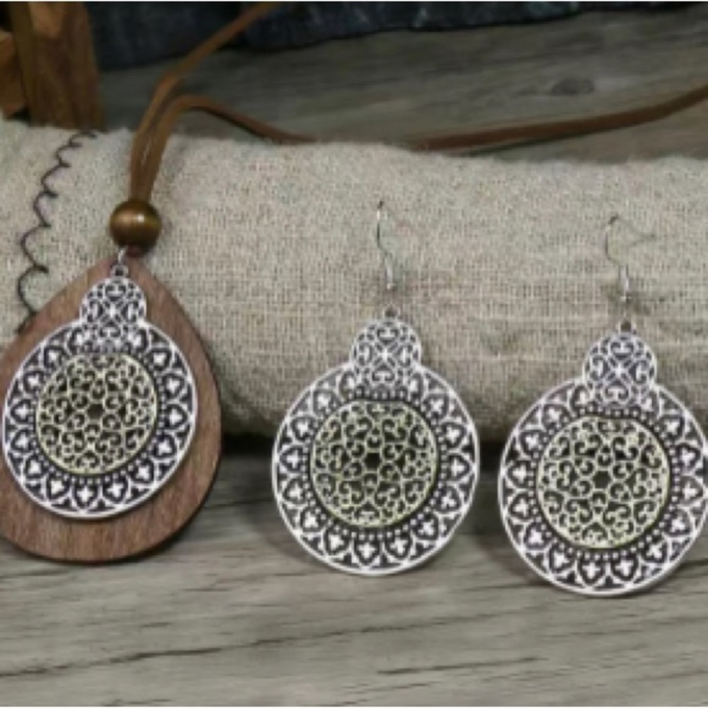 Vintage necklace set